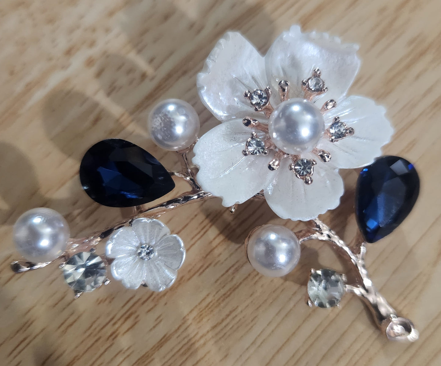 Blue Pearl Flower Brooch